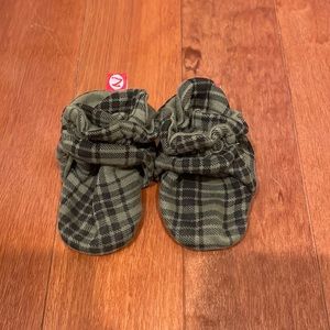 Green and black plaid Zutano booties - cotton with gripper bottoms. Size 6M